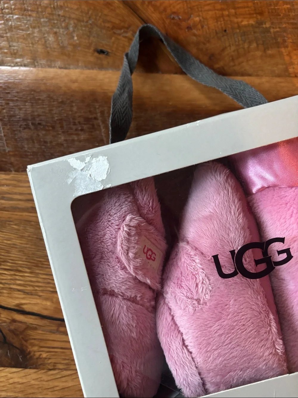 Baby UGG’s 4/5 set shoes and lovey